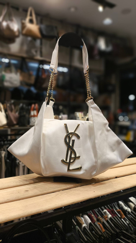 کیف دوشی چرم زنانه YSL سن لوران مدل هوبو مشکی با زنجیر طلایی و نقره ای